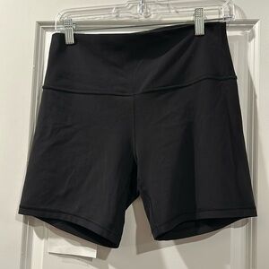 Lululemon Align high rise shorts 6”